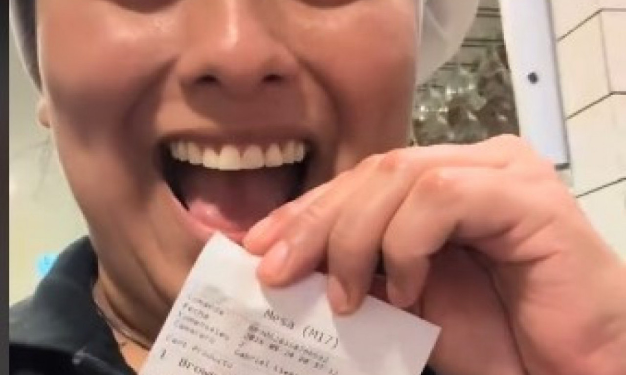 DEVOJKE, DA LI BISTE VI PRISTALE? Ovu prosidbu je već pogledalo 17 miliona ljudi! (VIDEO)