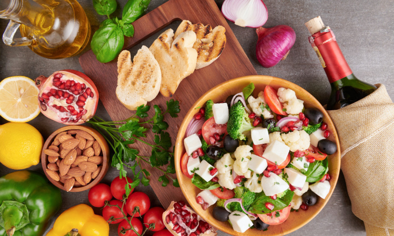 KAŽU DA JE OVO NAJZDRAVIJA DIJETA Mediteranski jelovnik za ceo nedeljni plan + domaći recepti