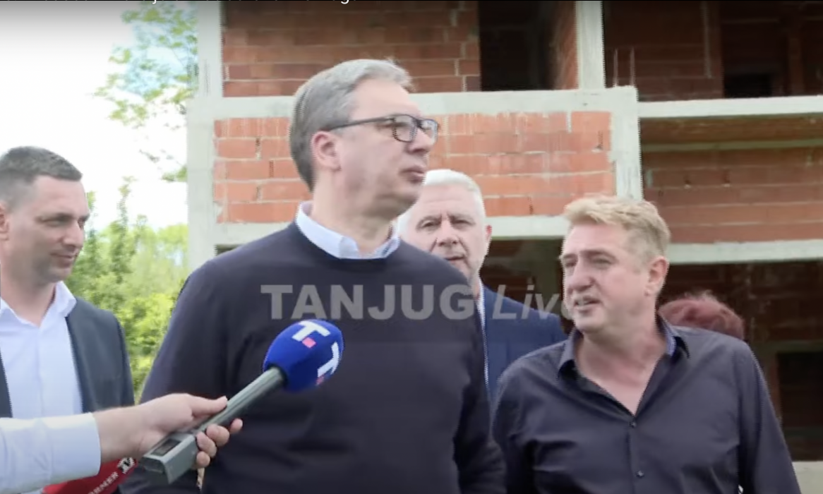 VUČIĆ OBILAZI ZLATIBORSKI OKRUG Predsednik u etno domaćinstvu porodice Rstić (VIDEO)