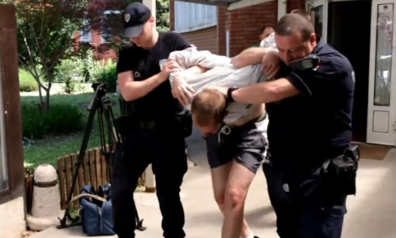 NAPADNUT PREDSEDNIK OPŠTINE MEDIJANA Udaren u glavu - policija savladala nasilnika (FOTO)