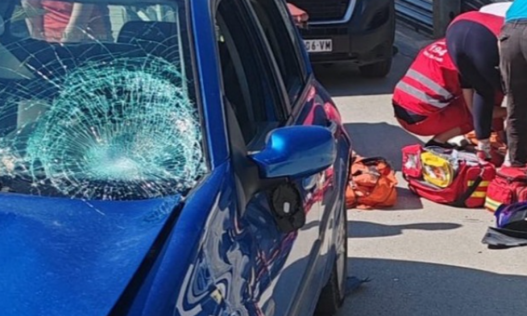 AUTOMOBILOM UDARIO DETE NA SKUTERU U NOVOM PAZARU: Hitna mu pružila pomoć na licu mesta, pa prebačen u bolnicu (FOTO)