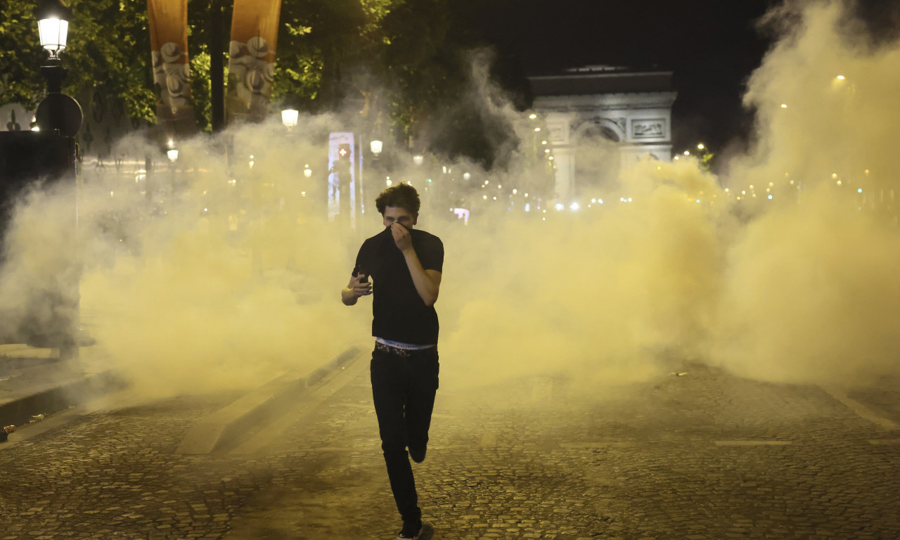 PARIZ U VATRI, KRVI I RANJENICIMA Skoro 300 ljudi uhapšeno nakon istorijske pobede PSŽ-a! (FOTO+VIDEO)
