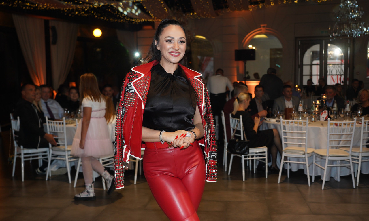 LJUPKA STEVIĆ PRIVEDENA NA KOSOVU: "Držali su me četiri sata!" – Pevačica otkrila potresne detalje!