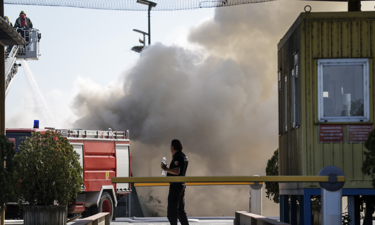 IZBIO POŽAR NA DEPONIJI Vatrogasci i policija na nogama (FOTO)