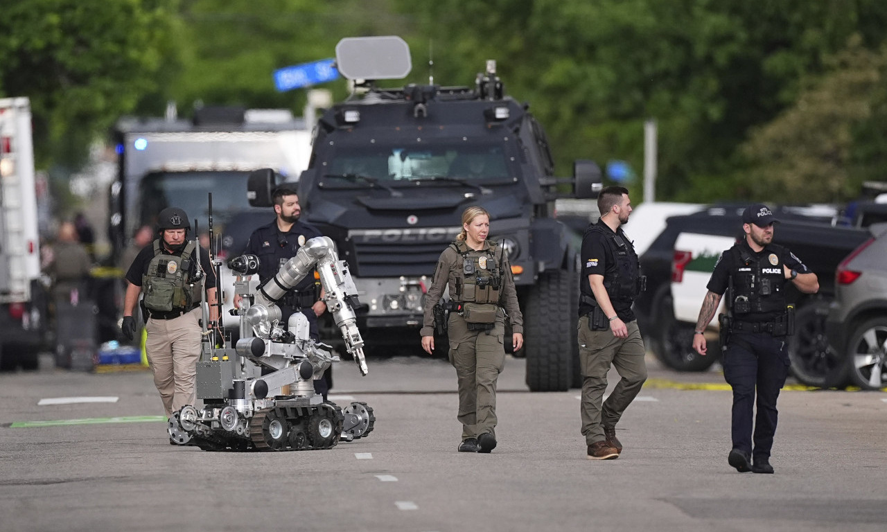SNIMCI TERORISTIČKOG NAPADA U SAD Palio ljude bacačem plamena, pa pri hapšenju vikao samo ovo!