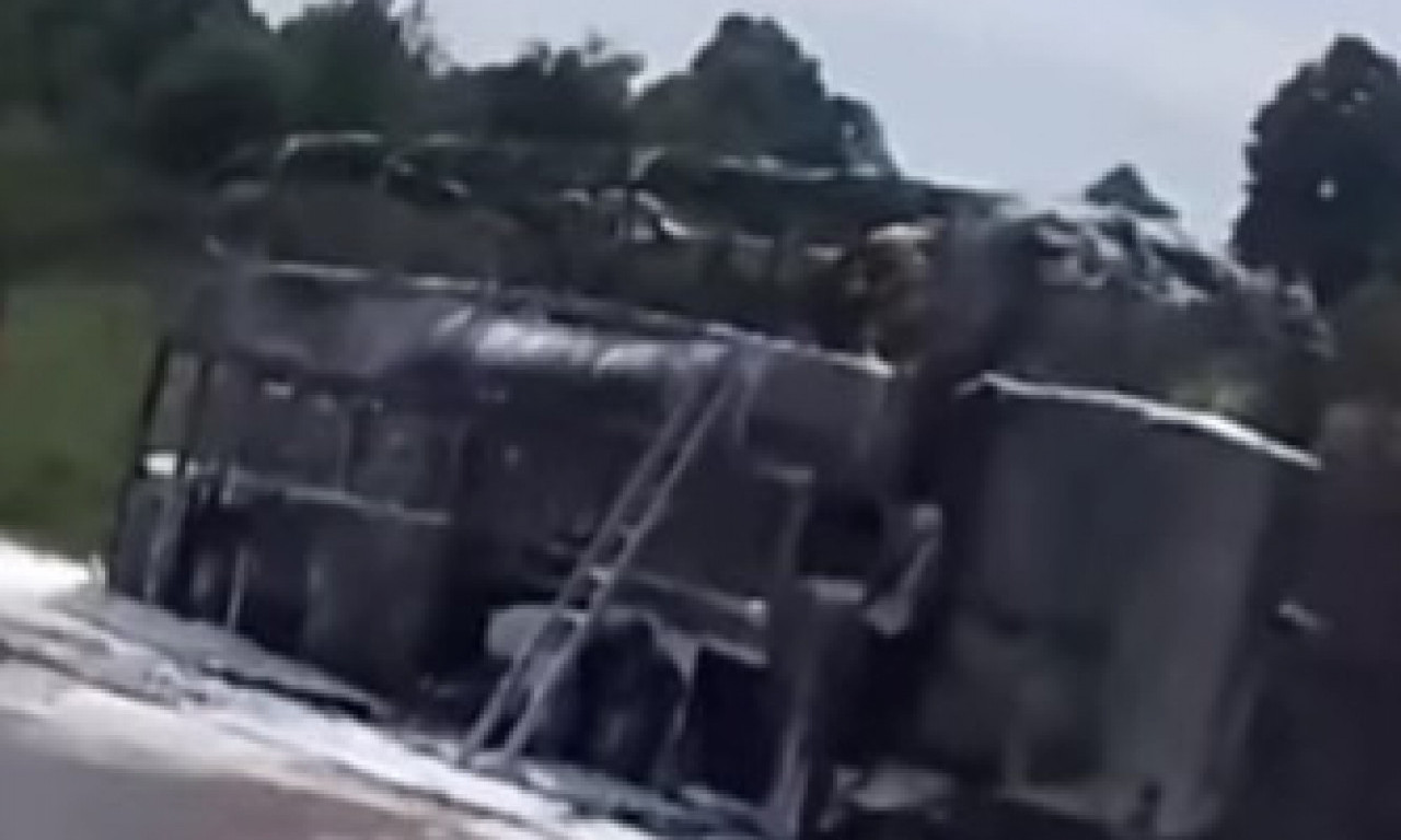 ĐACI PREŽIVELI ČUDOM! Detalji stravičnog požara - deca krenula na izlet, a onda je planuo autobus! (FOTO+VIDEO)