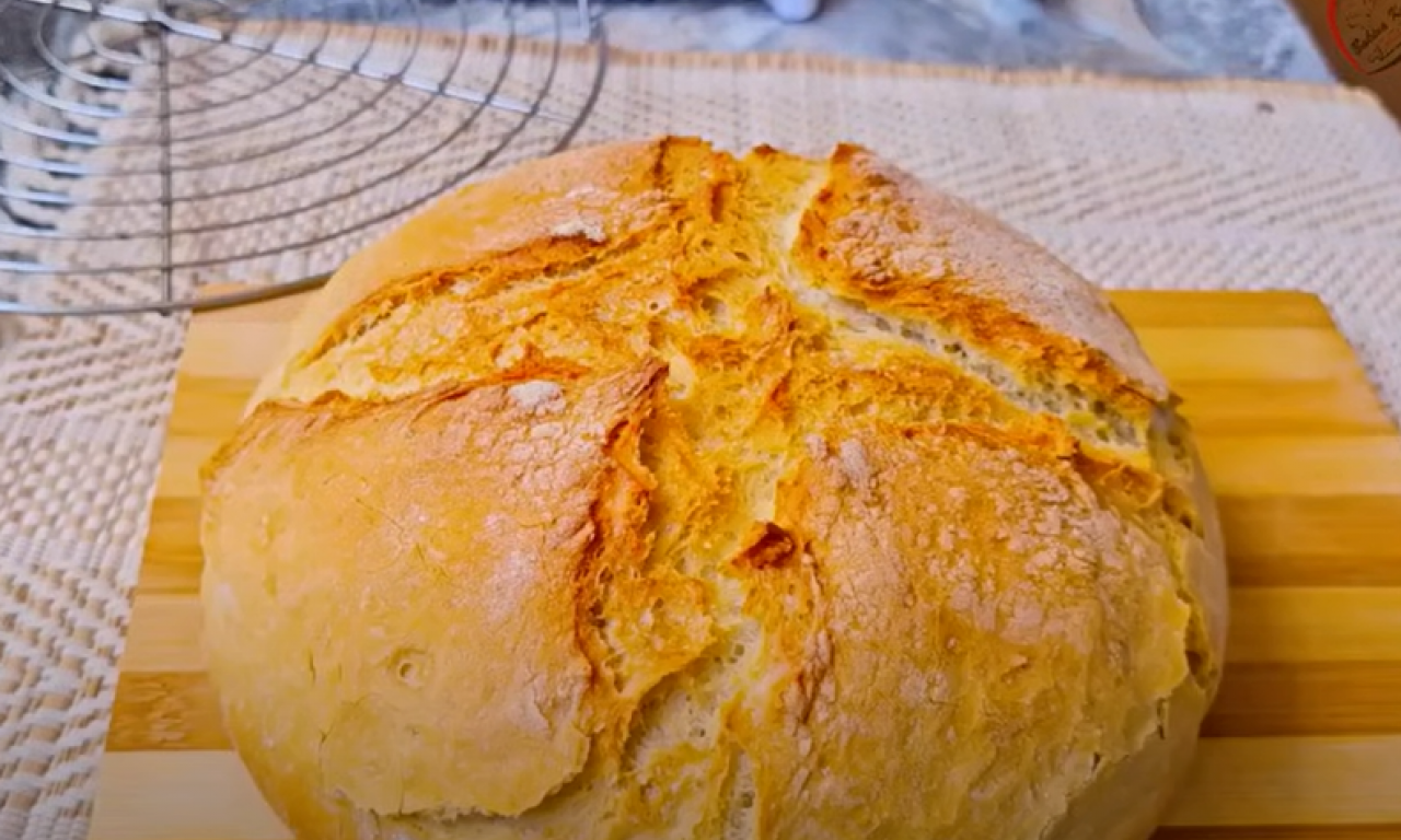 BRZI RASCVETANI, HRSKAVI HLEB KOJI SE NE MESI Fantastičan užitak za tvoje nepce!