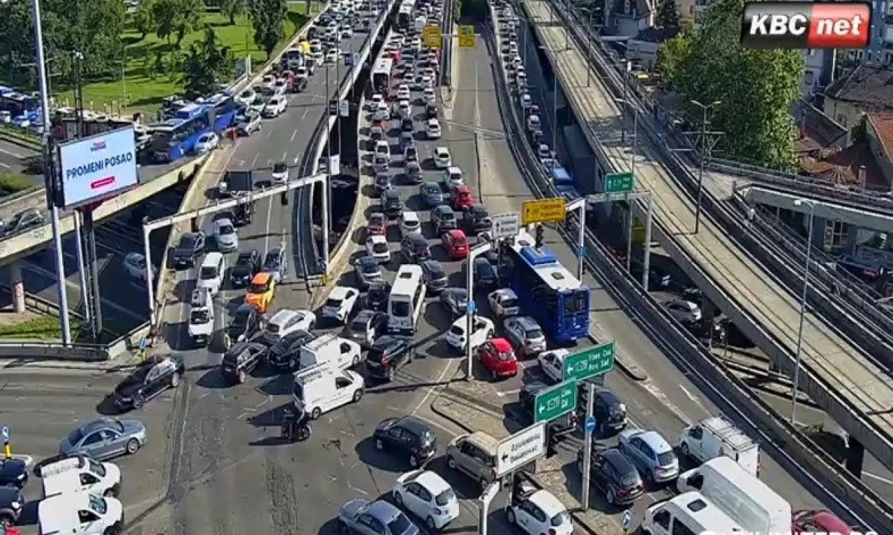 TOTALNI KOLAPS U BEOGRADU Prestonica kao da je stala, a ovde je najkritičnije (FOTO)