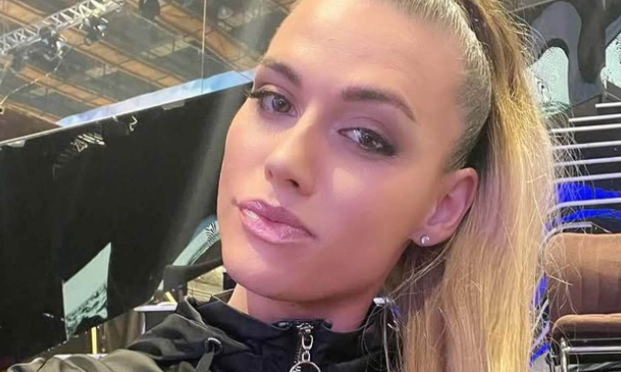 NEKADA DEČAK, DANAS PEVAČICA ZVEZDA GRANDA! Transformacija koja je šokirala sve, evo kako danas izgleda (FOTO)