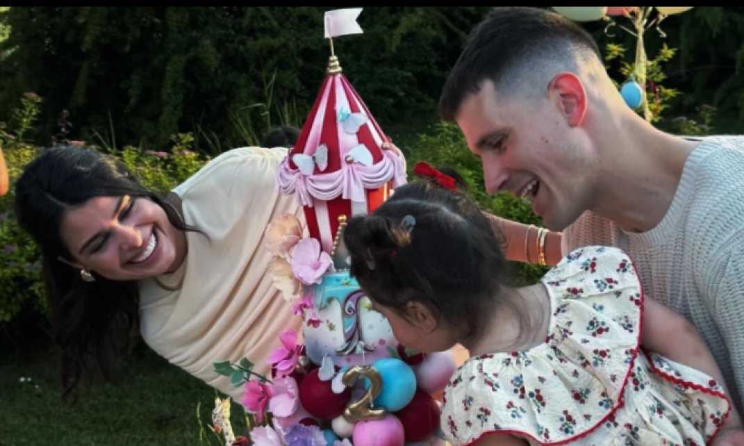 NEMANJA NEDOVIĆ I SUPRUGA MINA NAPRAVILI VESELI SPEKTAKL ZA ĆERKIN ROĐENDAN! Na slavlju Jelisaveta i Kalinić