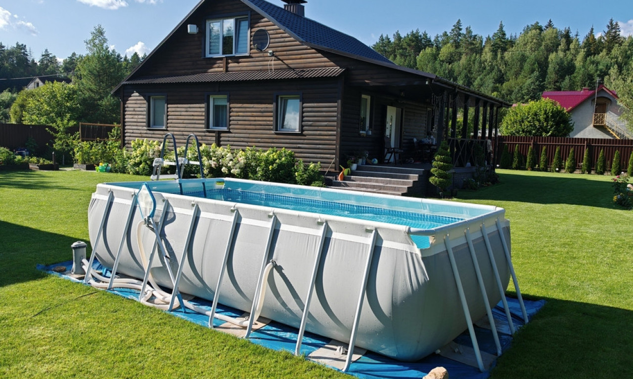 MUŠKARAC SE UTOPIO U BARAJEVU Žena pronašla telo kako pluta u bazenu