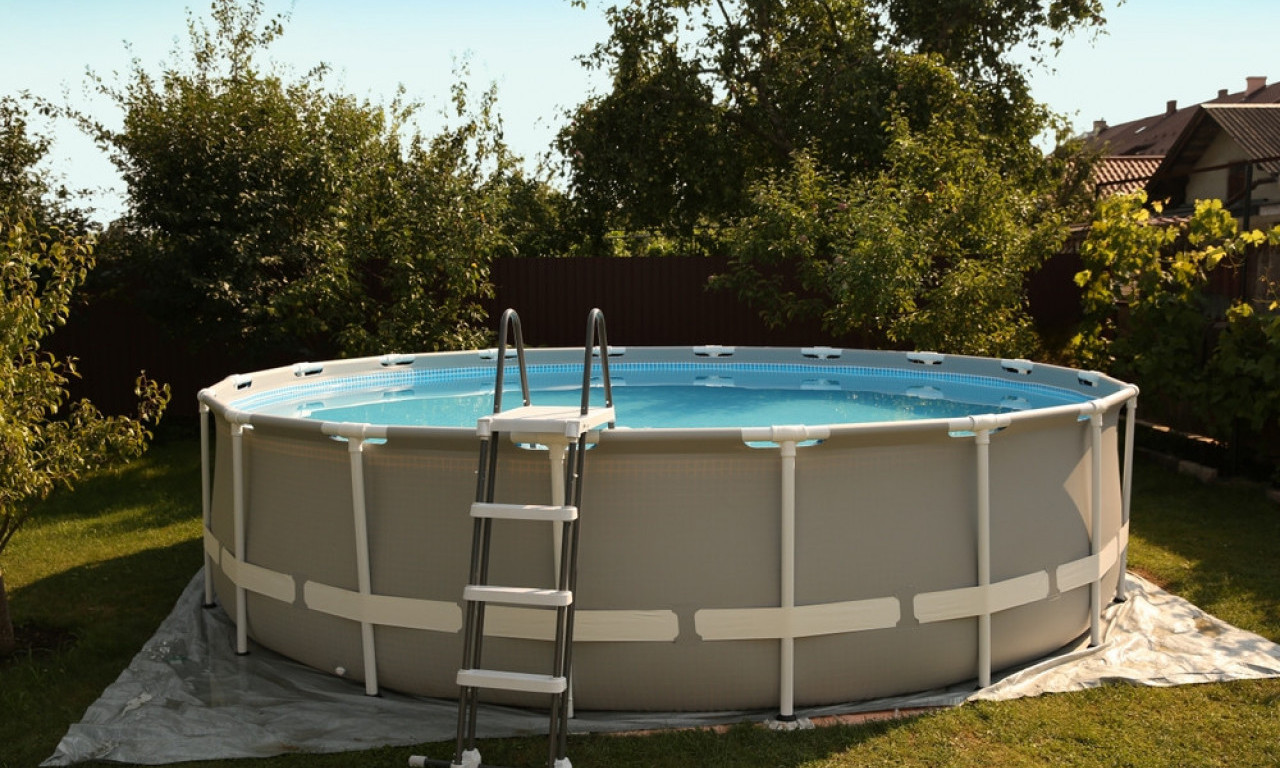 DEČAK SE UTOPIO U BAZENU Velika tragedija u porodičnoj kući kod Paraćina