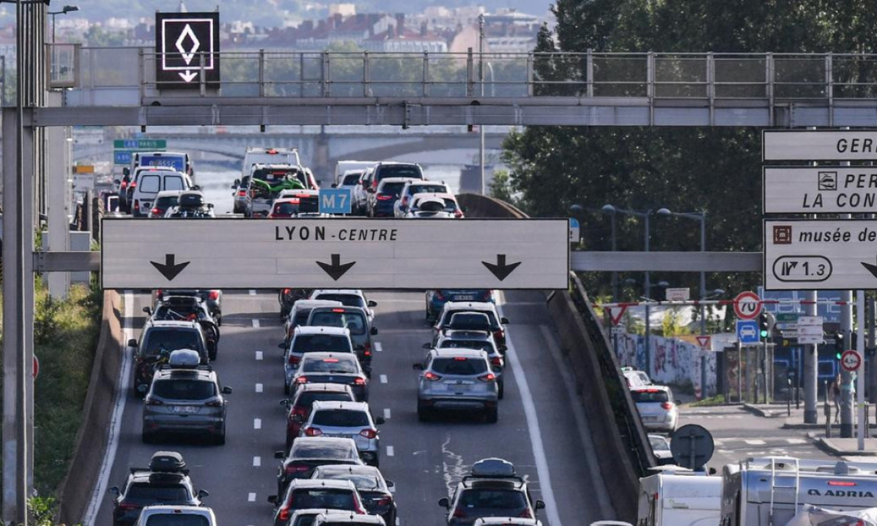 VOZAČI OPREZ! OVAJ SAOBRAĆAJNI ZNAK NE POSTOJI U SRBIJI Ako ga ne poštujete u EU platićete paprenu kaznu (FOTO)