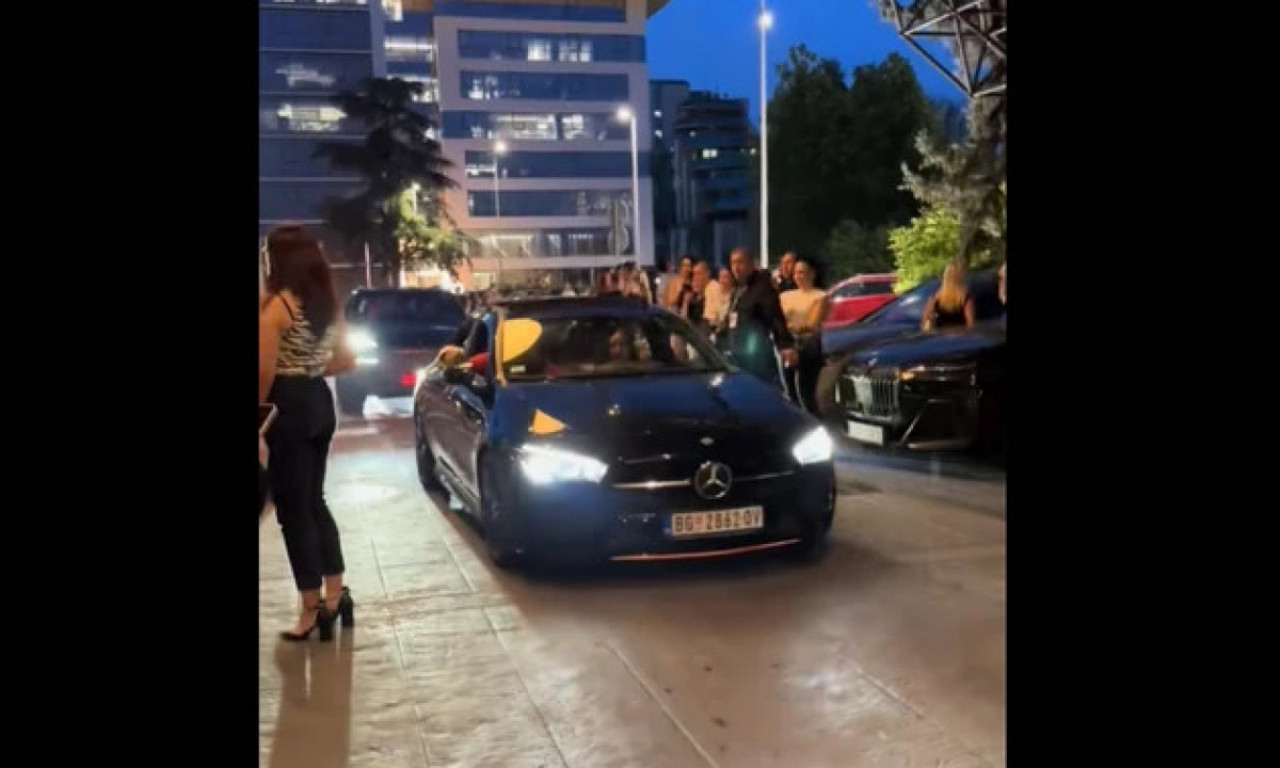 ŠEICI DOŠLI NA MATURU U BEOGRADU: Kada su ih ugledali svi izvadili telefone, snimak se širi mrežama (VIDEO)