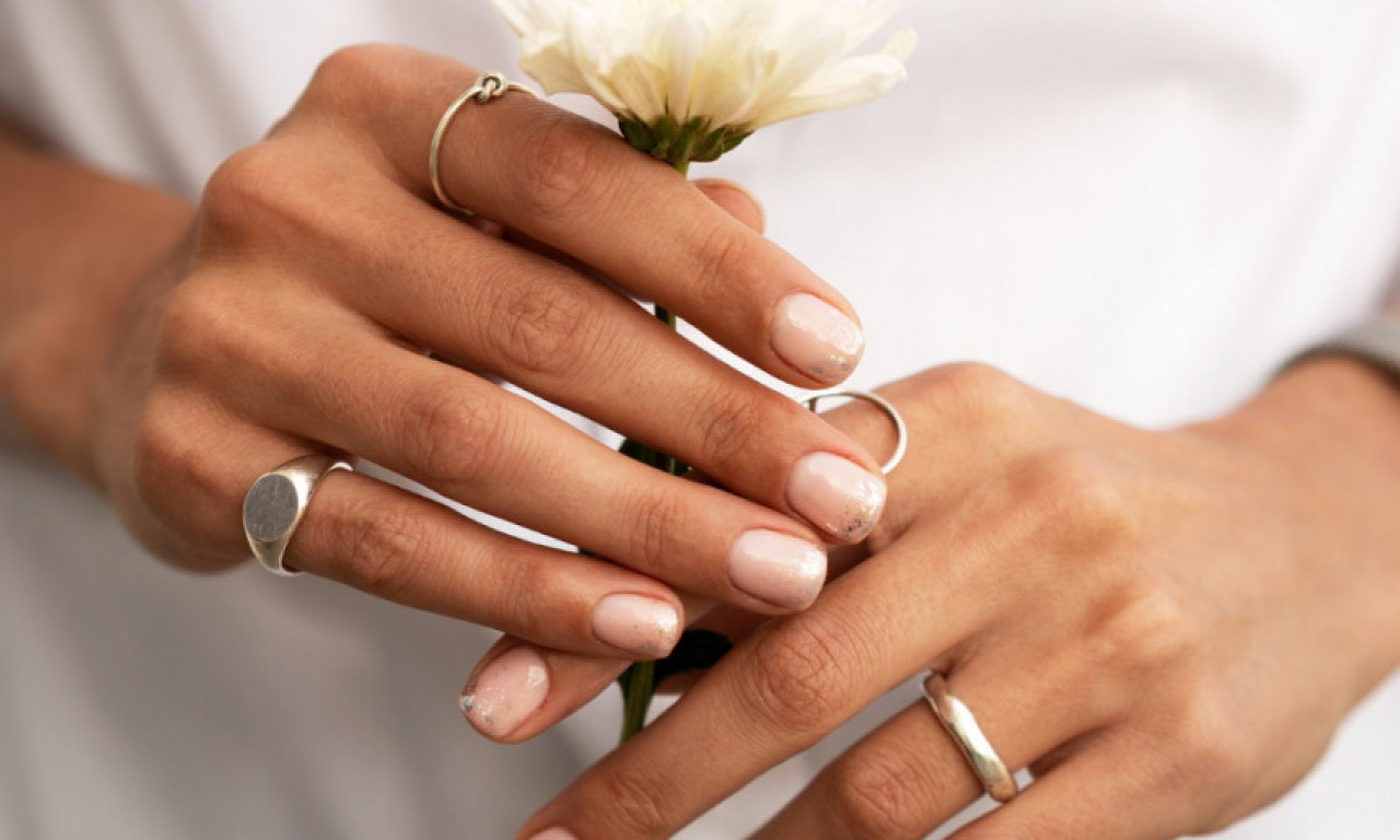 KOLIKO TREBA DA NE STAVLJAM GEL LAK, DA "ODMORIM" NOKTE? Evo šta kažu stručnjaci