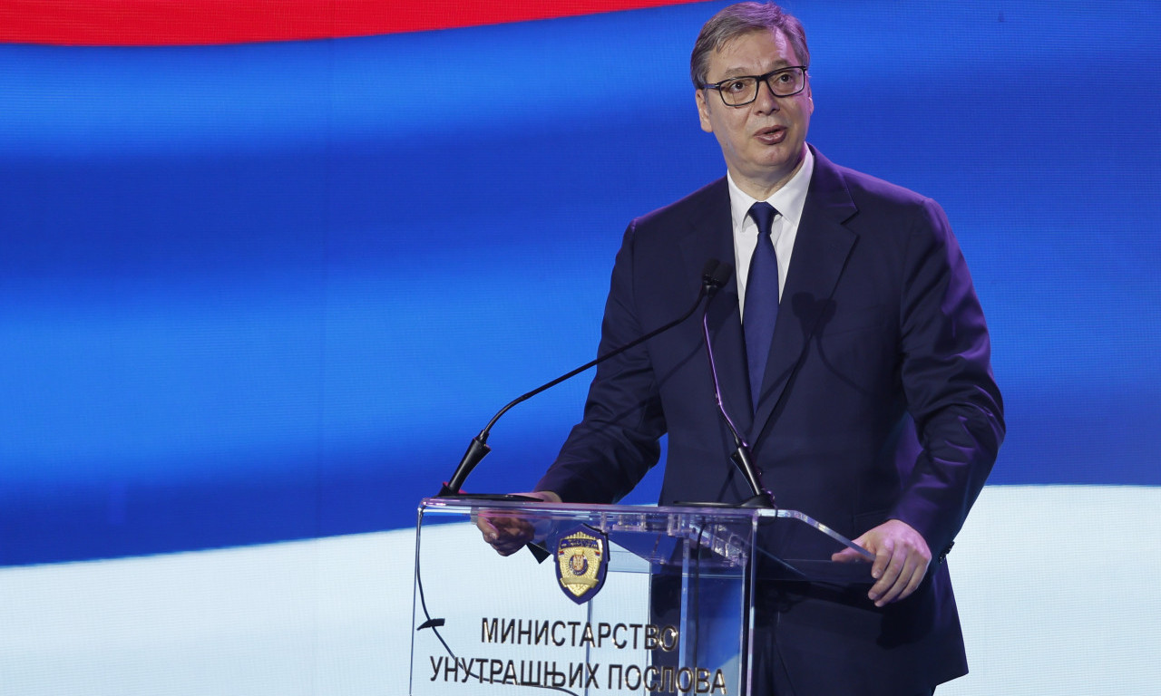 VUČIĆ O INCIDENTU ISPRED SKUPŠTINE Skandalozno je da poslanica vitla nožem pred mladim ljudima