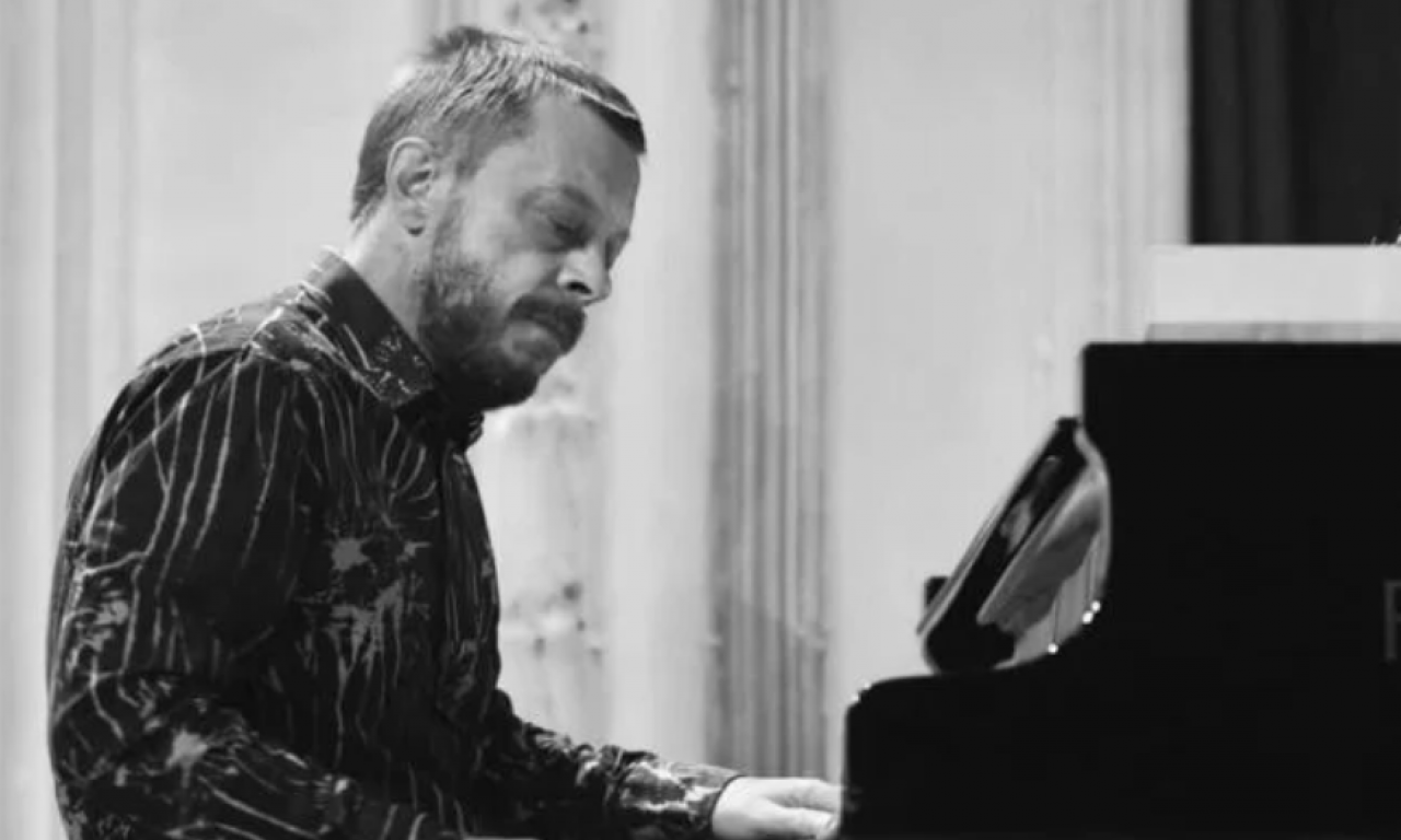 PREMINUO SIN ARSENA DEDIĆA!