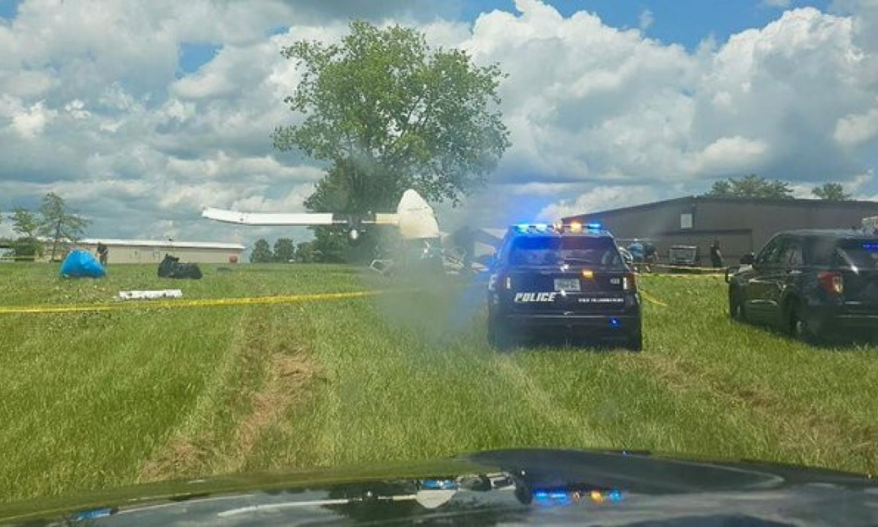 SRUŠIO SE AVION U TENESIJU Oko 20 povređenih putnika prebačeno helikopterom u bolnicu, letelica se prepolovila