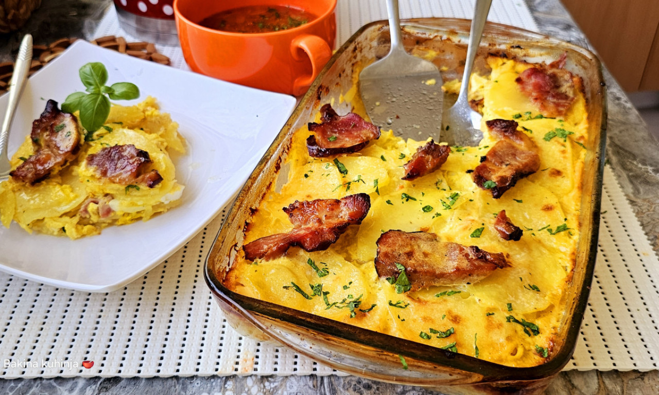 KROMPIR IZ RERNE KOJI SE PAMTI Zapečen sa jajima, jogurtom i kačkavaljem – idealan ručak bez mesa!