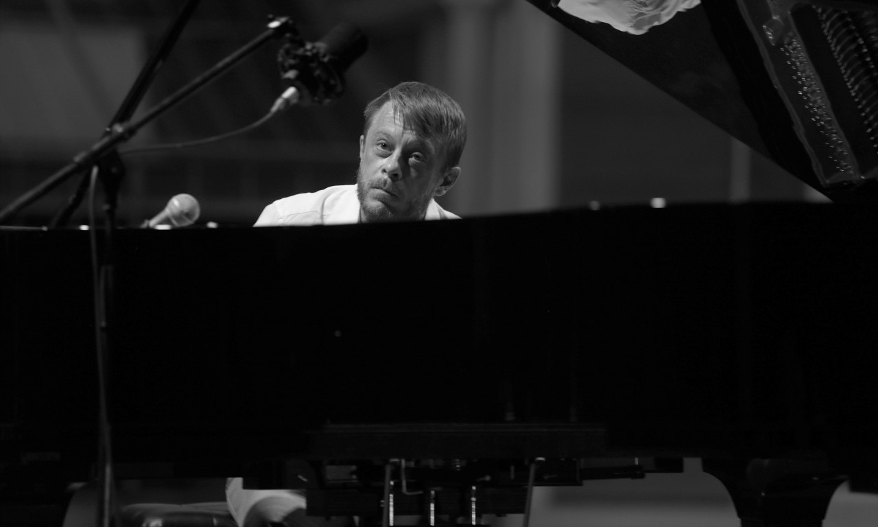 "MILI MOJ DEČAČE, SREŠĆEMO SE OPET" Grašo, Džiboni i Nina skrhani bolom zbog smrti Matije Dedića (VIDEO)