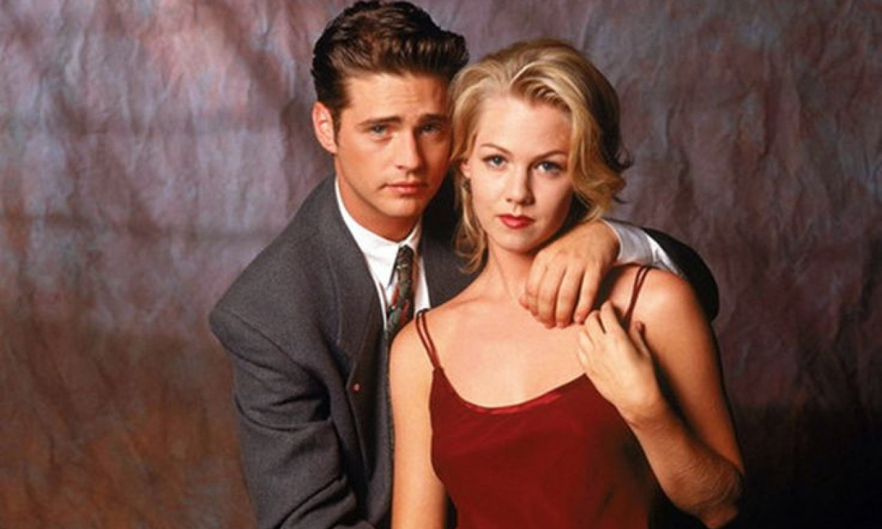 KELI IZ "BEVERLI HILSA" U DONJEM VEŠU U 53. GODINI! Prvi put pozirala ovako, svi gledaju u njeno telo (FOTO)