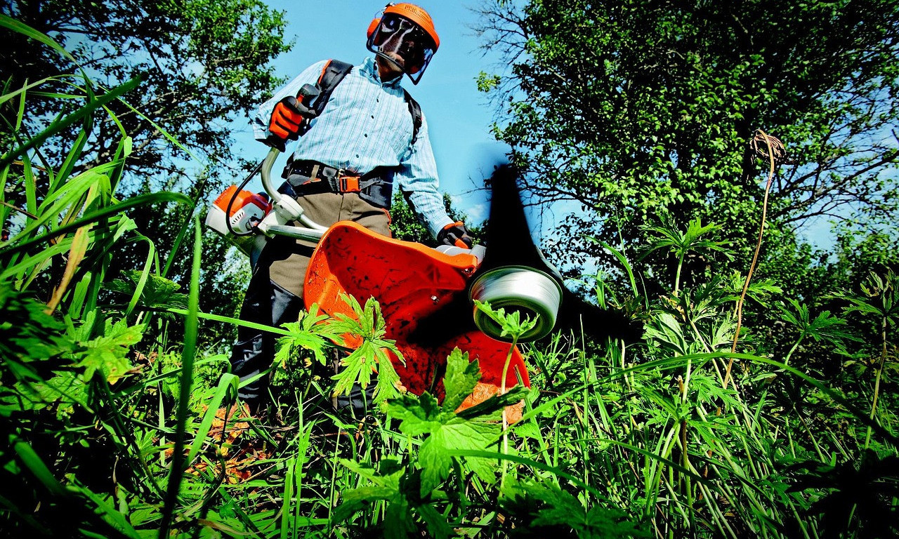 SVAĐA SE PRETVORILA U HOROR Napao čoveka trimerom za travu, naneo mu teške povrede glave