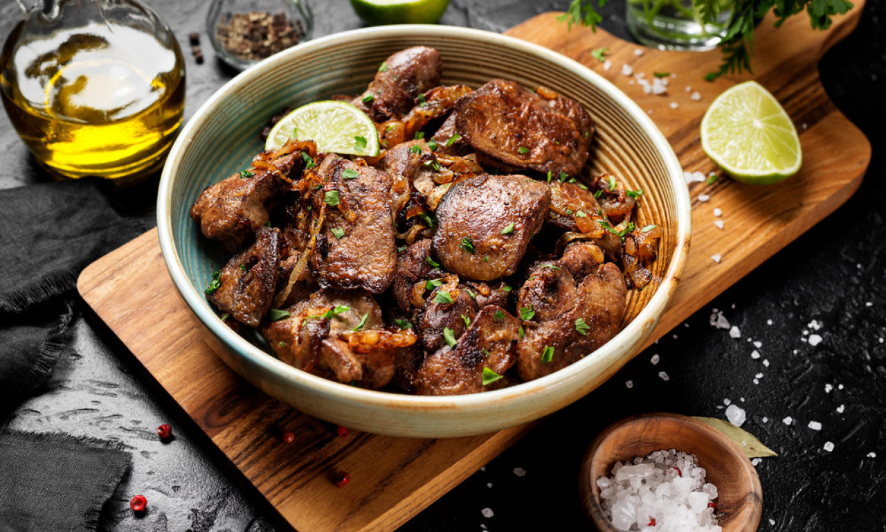 ZABORAVLJENI SPECIJALITET Ovako se nekad spremala prava pileća džigerica sa lukom