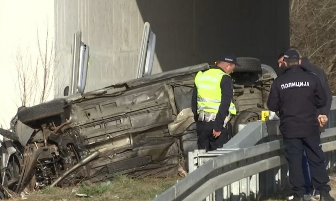 PORODICA KRENULA NA MORE, DEVOJČICA (3) OTIŠLA U SMRT... Od siline sudara kod Malče, otpao deo motora na kolima!