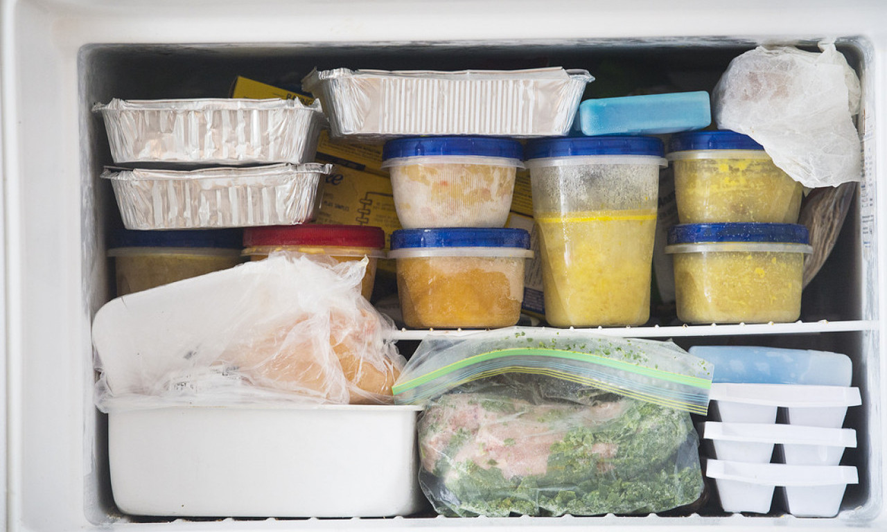 ŠTA PONETI OD HRANE NA MORE Praktičan vodič za roditelje koji žele da se na odmoru jede domaće