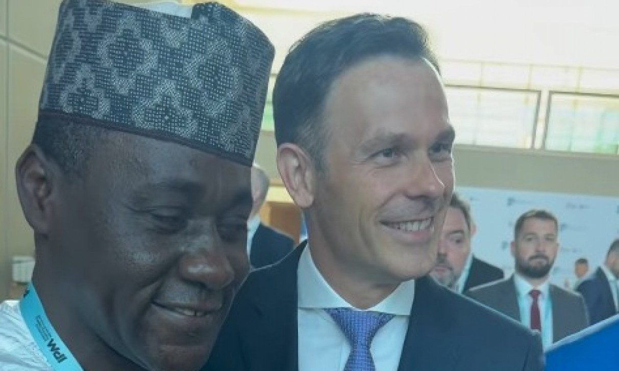 KAD SE UPOZNAJU MALI I MALI Ministar sa specijalnim gostom, pogledajte ovu igru reči (FOTO)