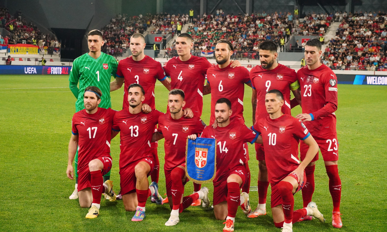 FUDBALERI SRBIJE IMAJU NOVI DRES! Pogledajte šta se vraća posle skoro dvadeset godina (FOTO)