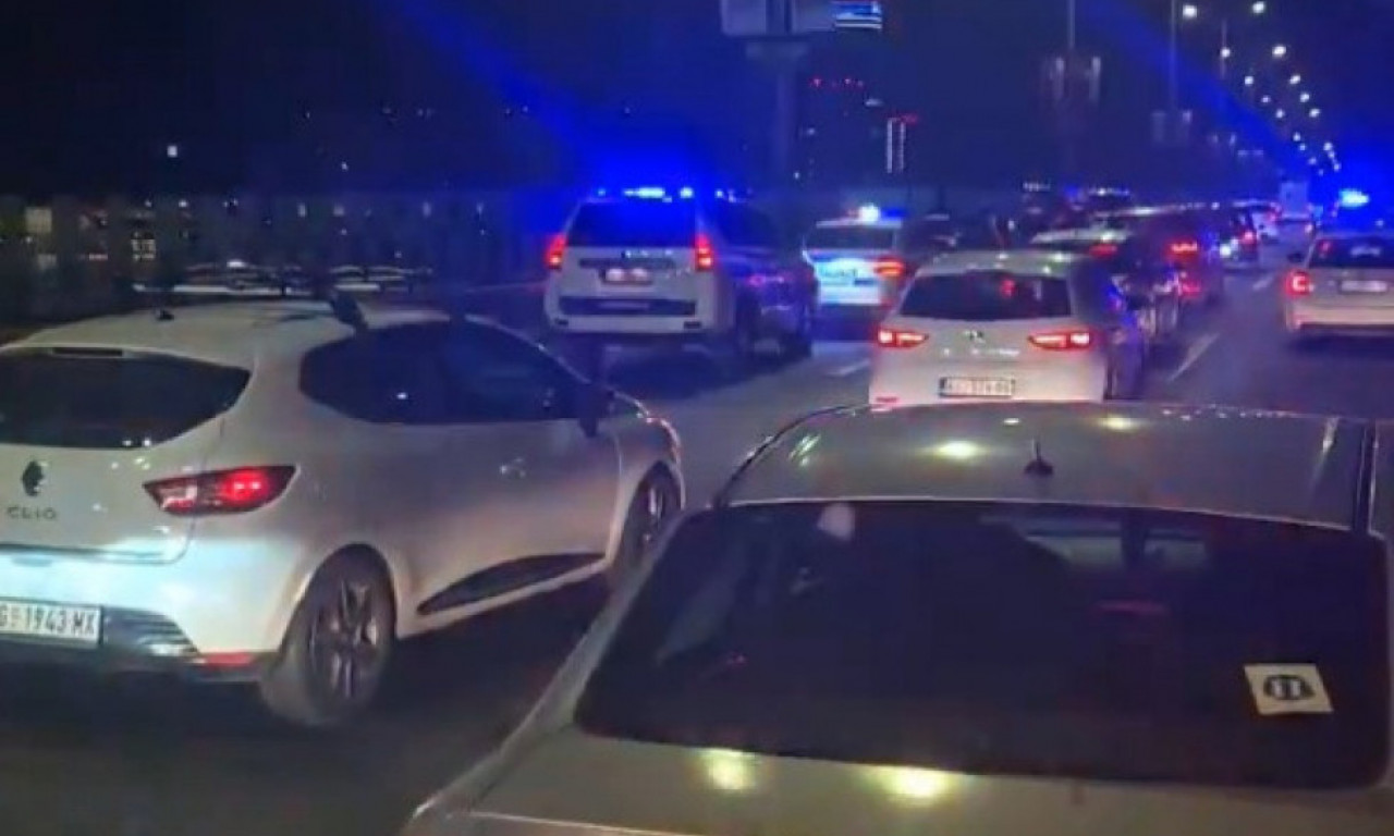 OPET HAOS I GUŽVA KOD GAZELE: Automobil se prevrnuo kod Sava centra u najgore vreme (VIDEO)