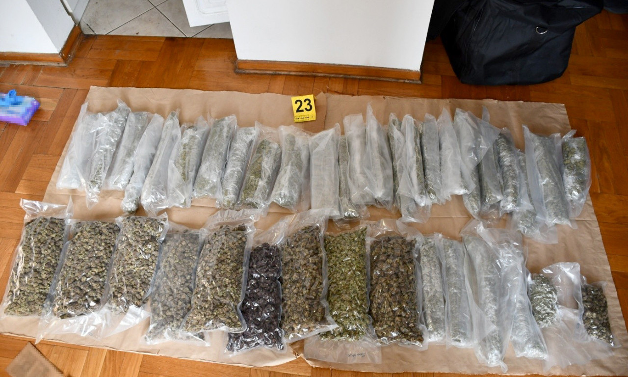 MUP POHAPSIO BEOGRADSKE DILERE Pogledajte koliko su droge našli! (FOTO)