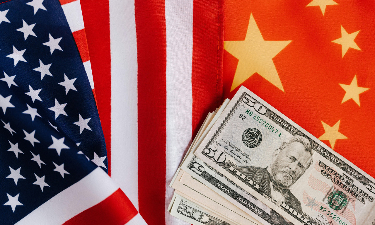 NEDAVNI DOGOVORI TRAMPA I SIJA URODILI PLODOM Kina suspendovala zabranu izvoza određenih materijala u SAD, evo za koje proizvođače je to dobra vest