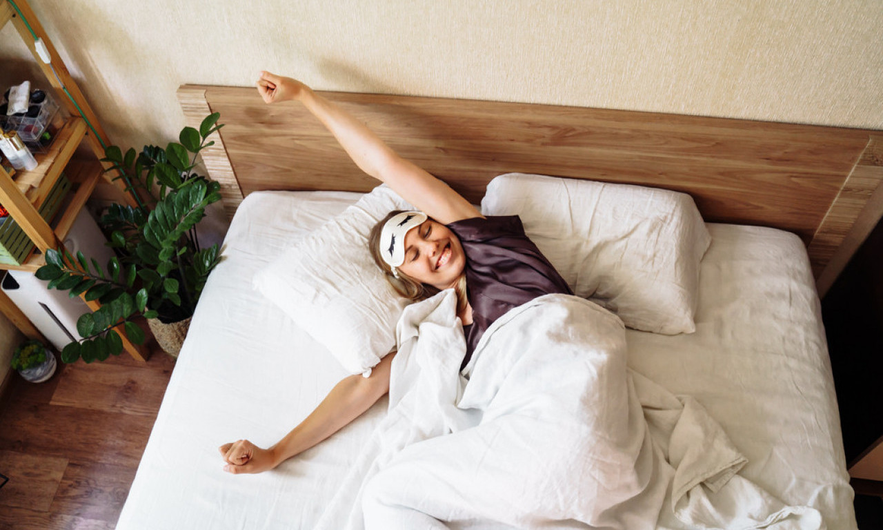 SPAVATE LOŠE ZBOG VRUĆINE? Ova posteljina hladi telo i smanjuje temperaturu za 3 stepena!