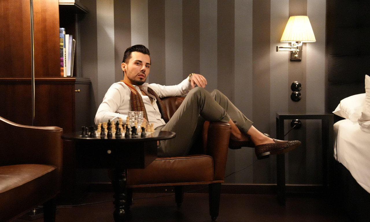 OPREČNI I OŠTRI KOMENTARI! Pevač dobio vetar u leđa od poznatih, spreman da podeli svoju zanimljivu životnu priču