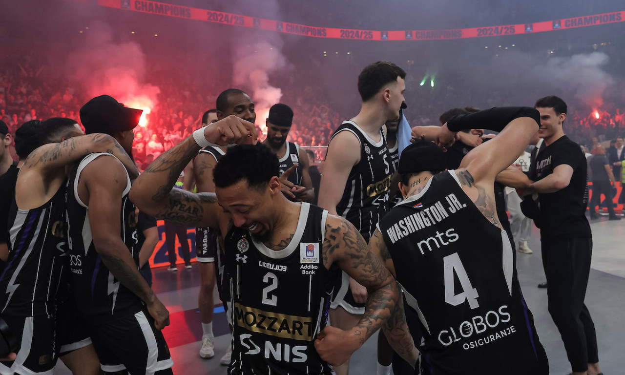POGLEDAJTE PROSLAVU KOŠARKAŠA PARTIZANA: Tajrik Džons MVP finala!