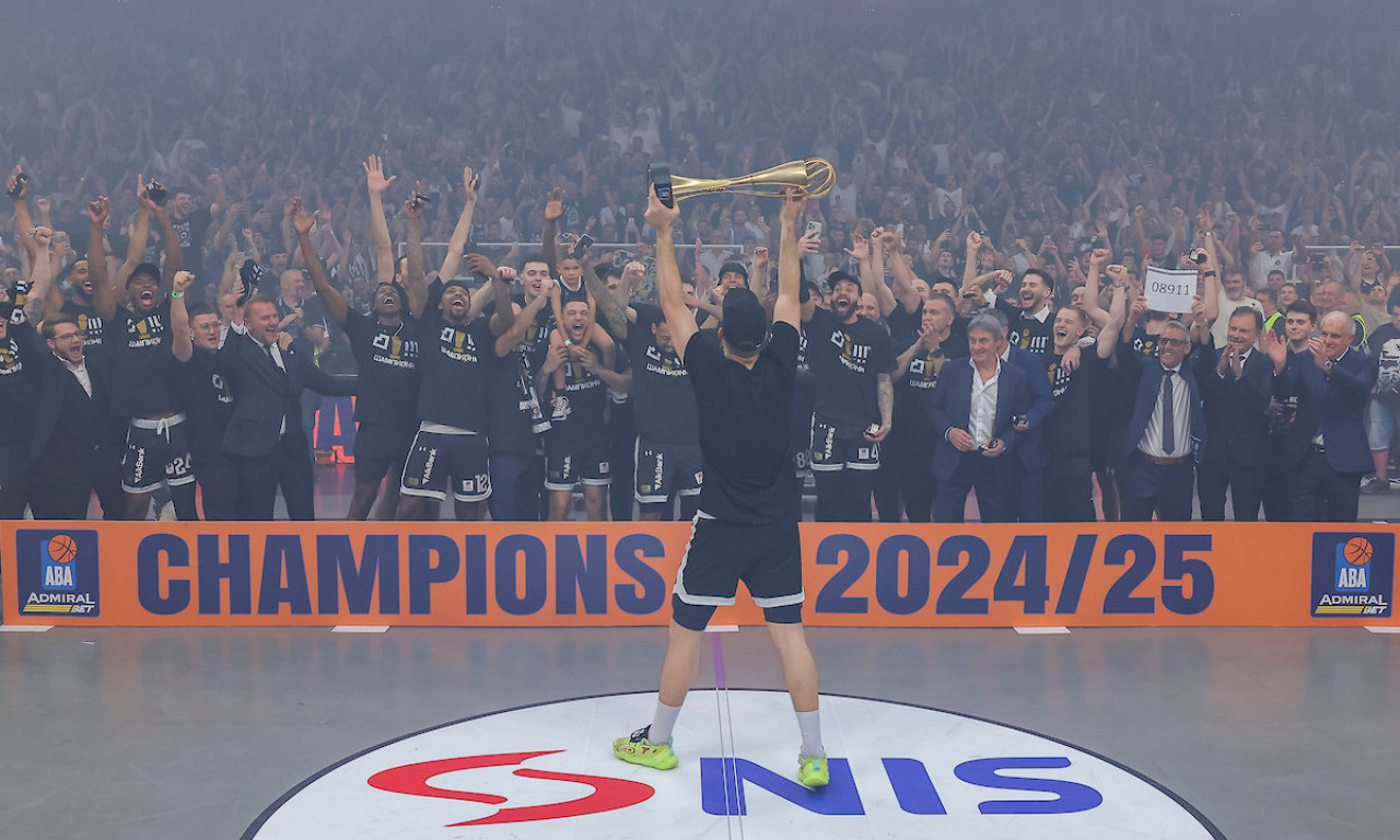 PARTIZAN ŠAMPION ABA LIGE! Crno-beli pregazili Budućnost i vratili trofej u Humsku