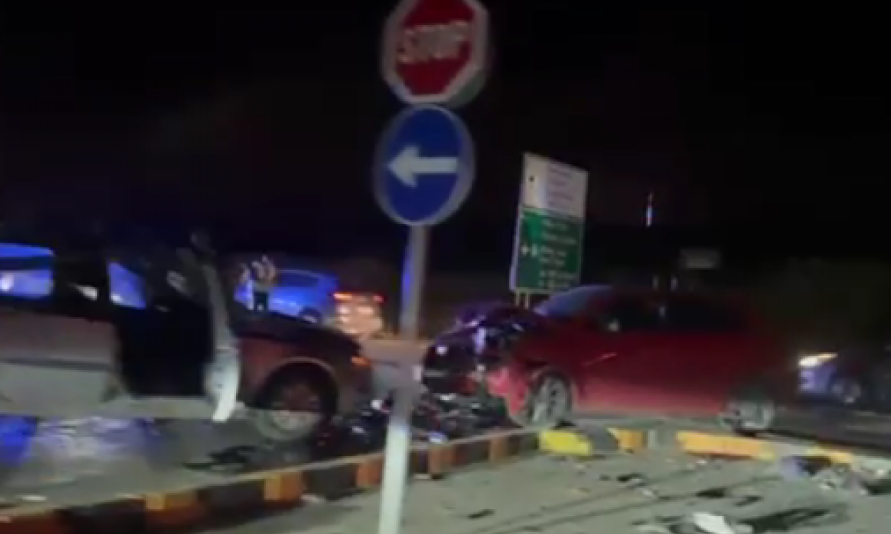 SAOBRAĆAJNA NESREĆA KOD BUBANJ POTOKA: Tri automobila uništena, policija reguliše saobraćaj (VIDEO)