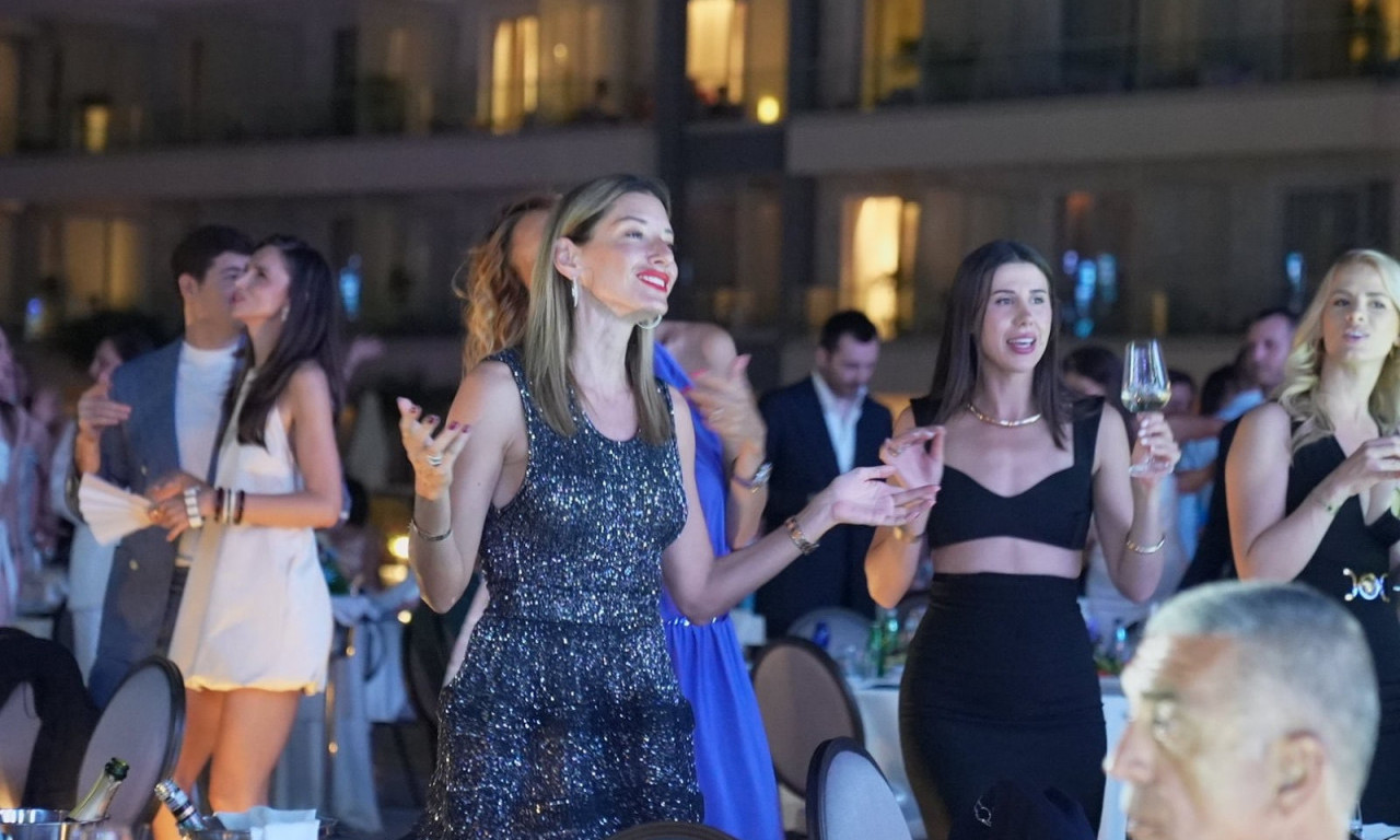 JOKSIMOVIĆ ISKRENO O PODRŠCI SUPRUZI U TEŠKIM TRENUCIMA: „Izvežbali smo stomake da izdržimo sve“