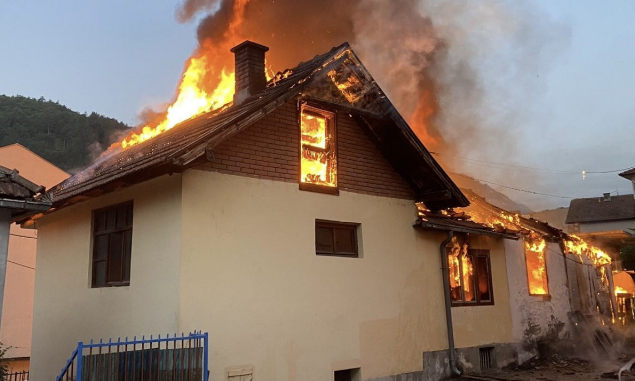 KOMŠINICA SPASILA DVOJE STARIJIH LJUDI DA SE NE ZAPALE Evo kako je sprečena tragedija u Priboju (FOTO/VIDEO)
