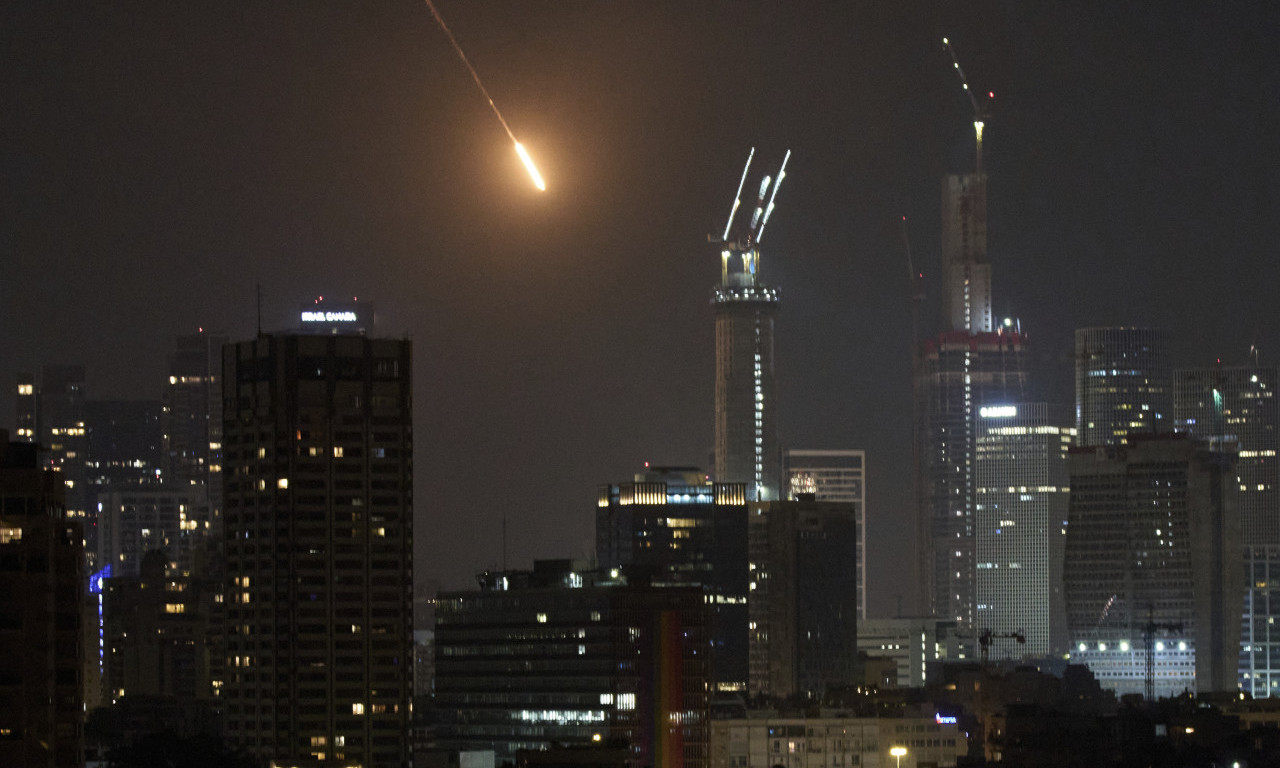 SNIMLJEN TRENUTAK VELIKE EKSPLOZIJE Raketa pogodila čuveni institut u Izraelu! Pogledajte krvavu osvetu Irana (VIDEO)