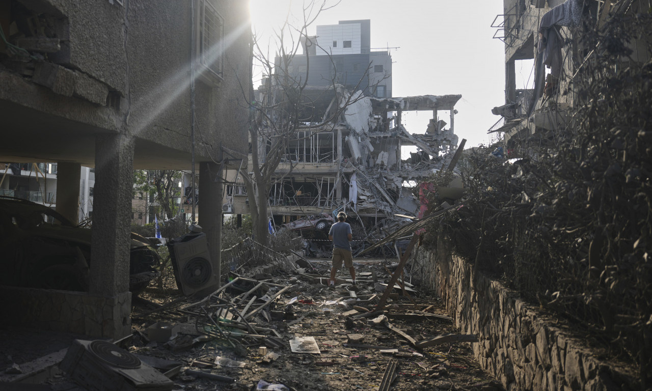 BROJE SE MRTVI, ESKALIRAO RAT IRANA I IZRAELA Pogođena rafinerija, institut, kuće... Sručio se talas od 100 raketa