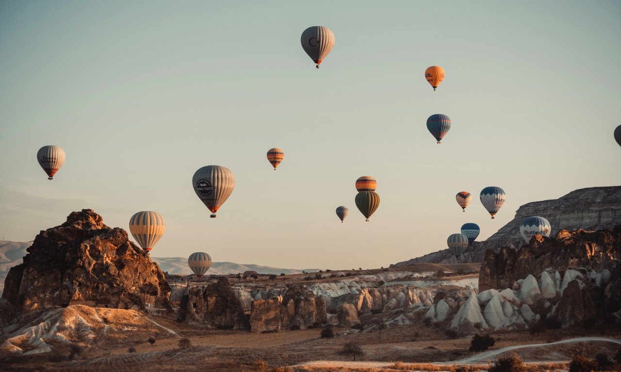 PILOT ISPAO IZ KORPE Detalji dve nesreće pada balona u Kapadokiji u kojoj ima mrtvih, više od 30 turista povređeno