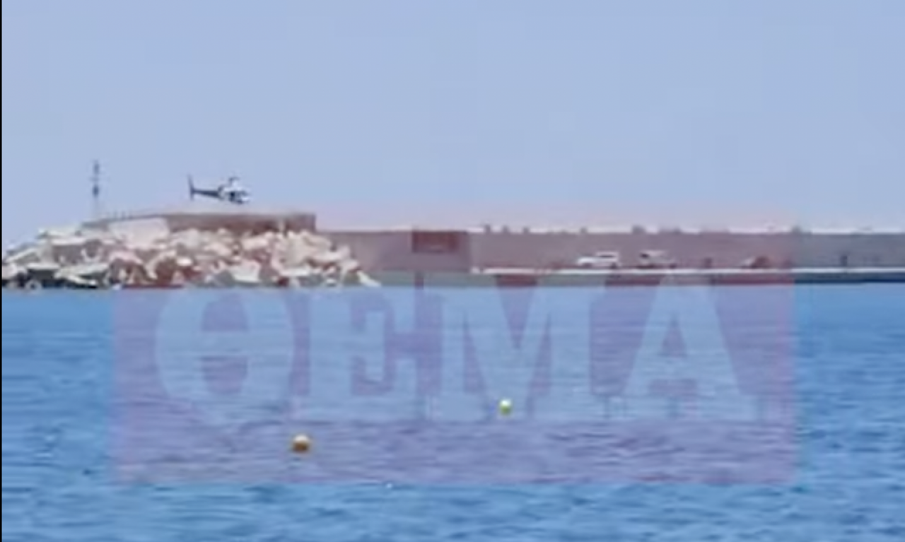 SRUŠIO SE HELIKOPTER ZA MIKONOS Pao u more puno turista! Isplivao snimak kobnog trenutka (VIDEO)