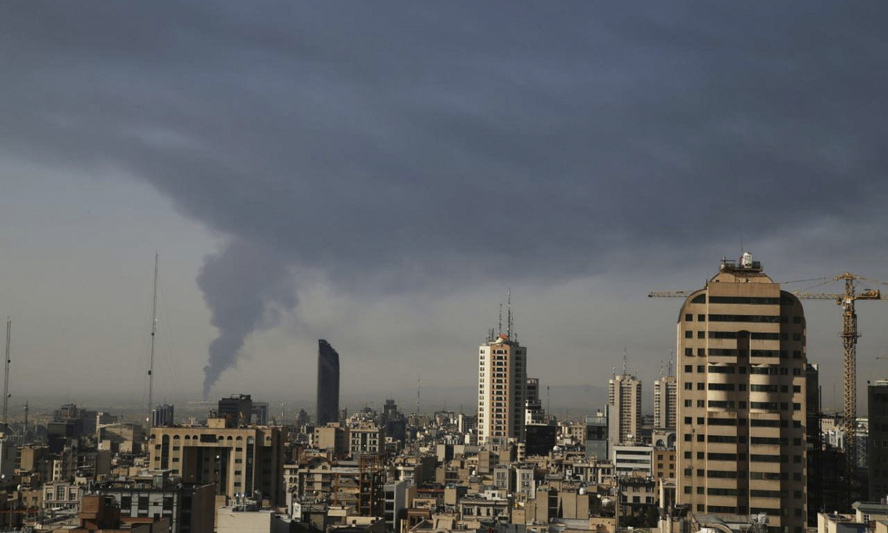 HAOS U TEHERANU 60 izraelskih aviona napalo Iran, uništena i nuklearna postrojenja