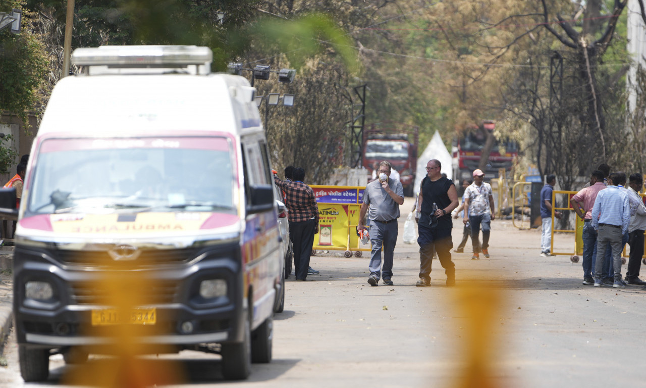 SRUŠIO SE ČELIČNI MOST U INDIJI Ljudi ostali zarobljeni ispod ruševine, a ima i mrtvih