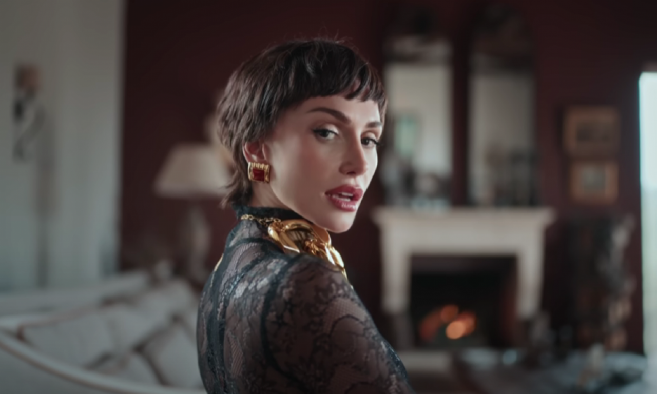 "PRESREĆNA SAM" Emina Jahović iskreno o novom partneru, albumu i sinovima