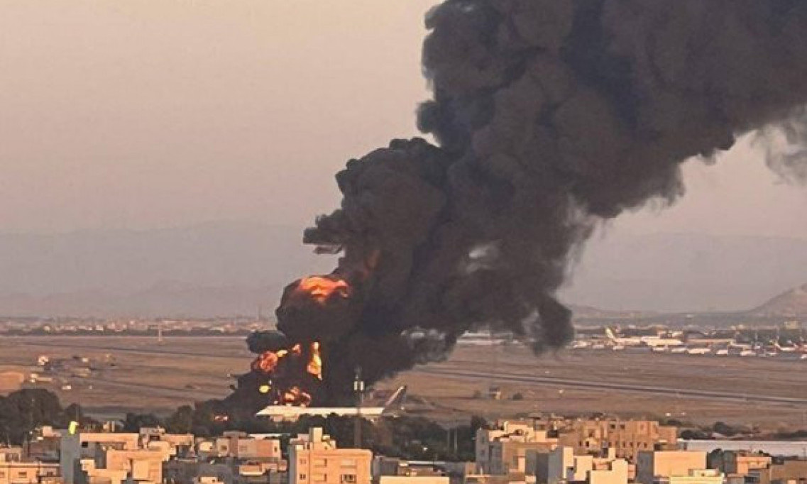 IZRAEL IZVEO NAJDUBLJI NAPAD NA IRAN! Aerodrom u plamenu, 120 ljudi poginulo od petka - ovo je bila meta (VIDEO)