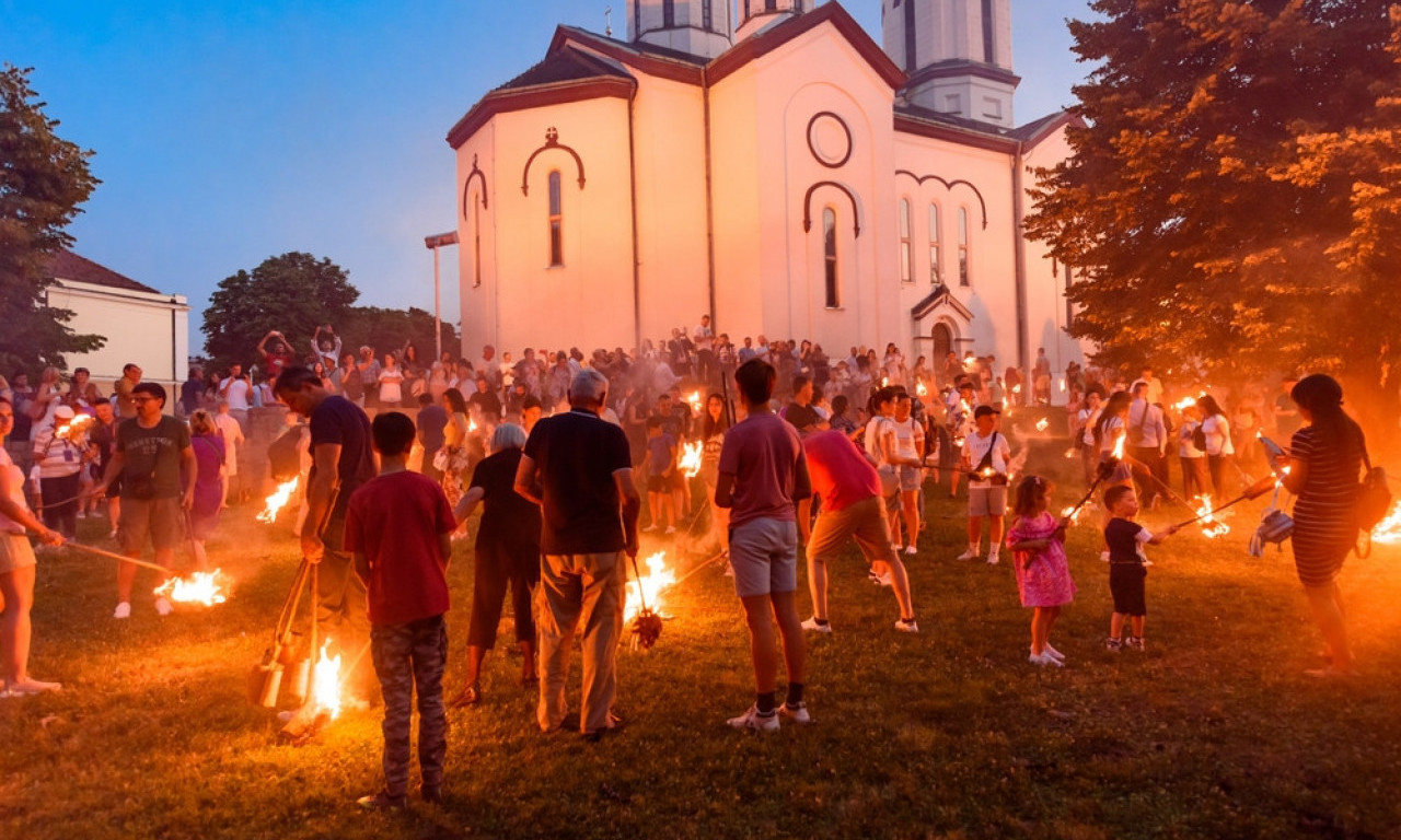 VEČERAS SJA NAJLEPŠI PLAMEN LETNJE NOĆI Zašto lilanje u Loznici znači više od običaja